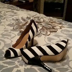 Black and white striped peek a boo pumps